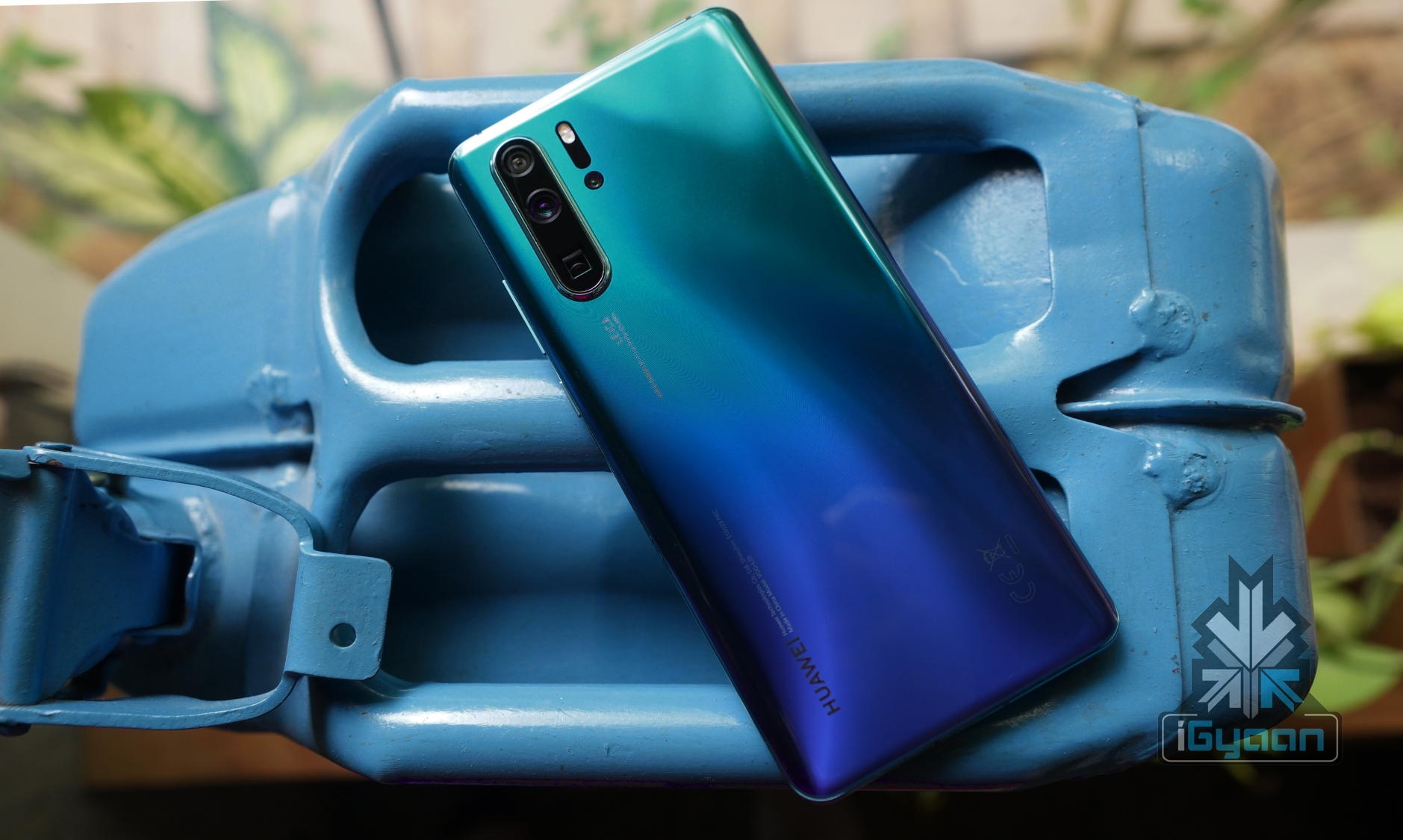 Huawei "width =" 1879 "height =" 1125 "srcset =" https://www.sendika34.org/esport/wp-content/uploads/2019/05/Huawei-P30-Pro-1.jpg 1879w, https: // www.igyaan.in/wp-content/uploads/2019/04/Huawei-P30-Pro-1-300x180.jpg 300w, https://www.igyaan.in/wp-content/uploads/2019/04/Huawei -P30-Pro-1-320x192.jpg 320w, https://www.igyaan.in/wp-content/uploads/2019/04/Huawei-P30-Pro-1-768x460.jpg 768w, https: // www .igyaan.in / wp içeriği / yüklenenler / 2019/04 / Huawei-P30-Pro-1-1100x659.jpg 1100w, https://www.igyaan.in/wp-content/uploads/2019/04/Huawei- P30-Pro-1-600x359.jpg 600w, https://www.igyaan.in/wp-content/uploads/2019/04/Huawei-P30-Pro-1-200x120.jpg 200w, https: // www. igyaan.in/wp-content/uploads/2019/04/Huawei-P30-Pro-1-20x12.jpg 20w, https://www.igyaan.in/wp-content/uploads/2019/04/Huawei-P30 -Pro-1-40x24.jpg 40w, https://www.igyaan.in/wp-content/uploads/2019/04/Huawei-P30-Pro-1-80x48.jpg 80w, https: //www.igyaan .in / wp içeriği / yüklenenler / 2019/04 / Huawei-P30-Pro-1-1000x599.jpg 1000w, https://www.igyaan.in/wp-content/uploads/2019 /04/Huawei-P30-Pro-1-1200x718.jpg 1200w "boyutlar =" (maksimum genişlik: 1879px) 100vw, 1879px "/></p>
<p>Çinli telefon üreticisi Huawei, ticaret savaş bölgesinin ortasında oturuyor. 5G ağ bağlantısı ile ilgili SoftBank ile yaptığı devasa anlaşmaların kaybedilmesiyle işinde büyük bir darbe aldı. Bu olay, Huawei'nin ABD Başkanı Donald Trump tarafından ulusal bir tehdit olduğu iddia edildikten ve Amerika'da ticari faaliyetlerini engelleyen Sanayi ve Güvenlik Bürosu'nun Varlık Listesi'ne yerleştirilmesinden sonra geldi.</p>
<p><strong>Ayrıca okumak</strong>: <span style=