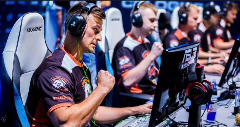 esports "class =" wp-image-31660 "srcset =" https://www.sendika34.org/esport/wp-content/uploads/2019/05/esports.png 804w, https://www.dailygame.net/wp içerik / yükleme / 2018/10 / esports-768x408.png 768w, https://www.dailygame.net/wp-content/uploads/2018/10/esports-640x340.png 640w "boyutlar =" (maksimum genişlik) : 804 piksel) 100vw, 804 piksel "/></figure>
</div>
<p>Bu makaleyi kullanarak herkese espor bahislerinin temellerini öğretmeyi amaçlıyoruz. Ayrıca, değerlendirmeniz için mevcut piyasaları ve değerlendirmeniz için bu en iyi çevrimiçi bahis sitelerini tartışacağız. Esports veya elektronik spor sadece bir başka rekabetçi video oyunu biçimidir. Hem sporun popülaritesi (Esports) hem de bahis yönleri. Son birkaç yılda büyük ölçüde arttığı ve esports'un popülaritesi arttıkça, esports üzerine bahis yaparak para kazanmak isteyenlerin sayısı da arttı. En iyi bahis teklifleri için OLBG’nin düzenli olarak güncellenen sayfasını ziyaret ettiğinizden emin olun, eğer esports üzerinden bahis oynayarak para kazanabilecekleri yollar arıyorlarsa.</p>
<p>Esports birkaç aralıktan oluşur ve<br />
oyun türleri Bu, FPS (ilk önce) gibi oyunları içerir ancak bunlarla sınırlı değildir<br />
kişi atıcı), dövüş, Çok oyunculu çevrimiçi savaş arenası (MOBA), League of<br />
efsaneler ve beğeniler. Esports'ta oyuncular çevrimiçi olarak diğerleriyle rekabet edebilir<br />
oyunlar veya yerel alan ağı (LAN) dahilinde. Başlıca espor turnuvaları<br />
LOL dünya şampiyonası, Uluslararası (Dota 2) ve beğenileri gibi<br />
bahisçilere, esports yoluyla para kazanma fırsatı sunuyoruz.</p>
<p>Ancak, paranızı bahislere koymadan önce<br />
esport'lerde herhangi bir acemi öneriyoruz ve bunu anlamak için bahisçiler olabiliriz.<br />
bahis oranları, en iyi bahisçiler, kullanılabilir teklifler ve benzerleri. Bu olmak<br />
esports yoluyla yapılacak para olduğu gibi para kaybetmekten kaçınmak<br />
bahis, birçok insanın büyük miktarda para kaybettiğini gördük, çünkü<br />
Paralarını koymadan önce ilkeleri ve temelleri bilmiyorum.</p>
<p>Önerdiğimiz ilk şey, Bahisçilerin nasıl çalıştığını bilmeniz gerektiğidir. Esports'ta olduğu gibi, esports'ta bahis oynamak iniş çıkışlar olabilir ve hazırlıklı olmak genellikle daha iyidir. Esports bahislerinden para kazanmak istiyorsanız, çok çalışmaya hazır olmalısınız. Her bahis bir kazanan olmayacak gerçeği ile şartlara gelmek gerekir.</p>
<p>Öğrenmen gereken başka önemli şey<br />
hangi oyunların oynanacağını bilmektir. Eğer esports oynarsan, hangi oyunları seversin<br />
ve beğeniler, hangi oyunun veya oyunların paranızı koyacağınıza karar vermenize yardımcı olabilir<br />
üzerinde. Başka bir yol, bahisçilerin sizin için bir karar vermesine güvenmektir.</p>
<p><span id=