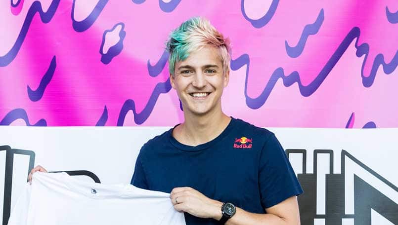 Ninja, devre dışı bırakılmış profilde pornografik içerik gösterdikten sonra Twitch ile iğrendi